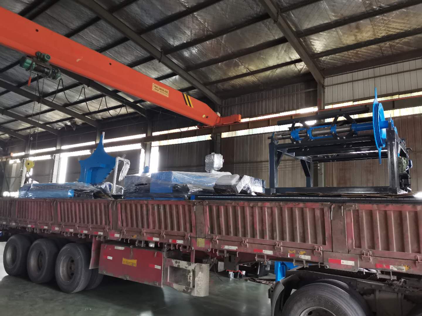 阜陽何總訂購(gòu)螺旋風(fēng)管機(jī)，風(fēng)管生(shēng)産二線全套設備