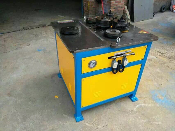 馬鞍山(shān)市(shì)步雲機(jī)械刃模具制(zhì)造有(yǒu)限公司